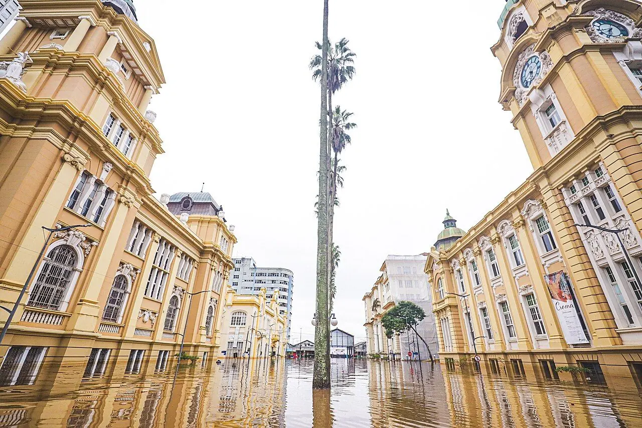 Centro Histórico de Porto Alegre alagado em maio de 2024